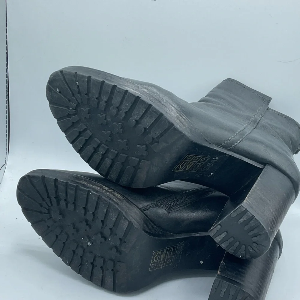 “RUDSAK” “TOTEM” Black Leather Zippered Ankle Boots. - Picture 9 of 16